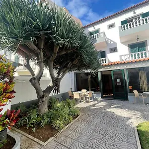 Pensjonat Valhalla Panorama - The Old Residencial Pina, Funchal (Madeira)